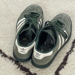 Hamburg trainers adidas gazelle sambas in olive green